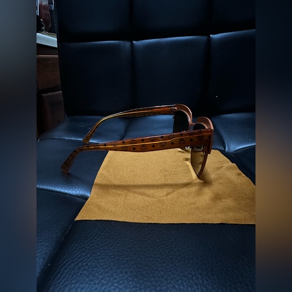 Brand New! MCM Women’s Cat Eye Brown Mirrored  Sunglasses - Picture 4 of 5